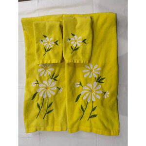 Avanti Yellow Floral Daisy Embroidered Bath Towels (2) Hand Towels (2)